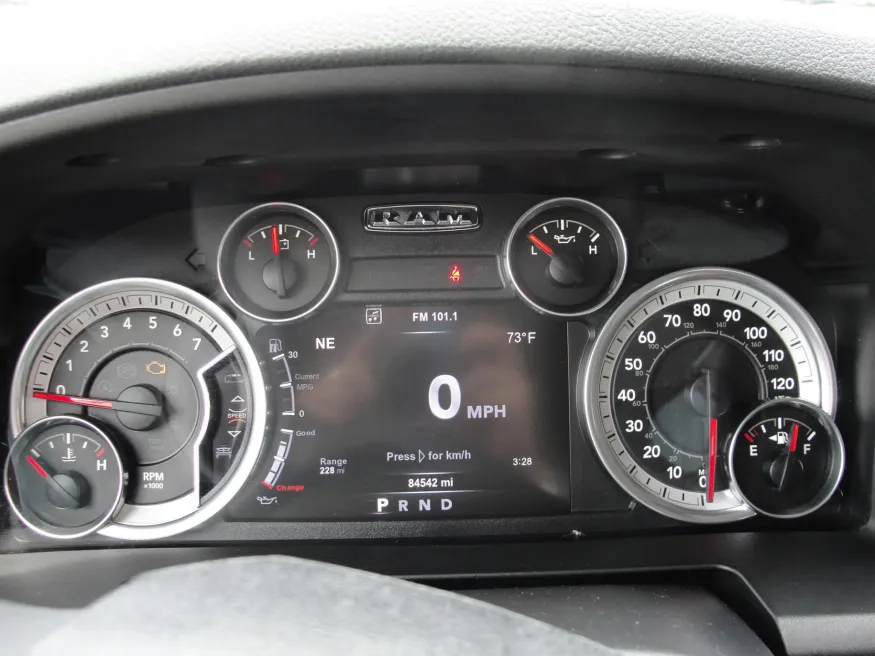 2015 RAM 1500 | Photo 7 of 17