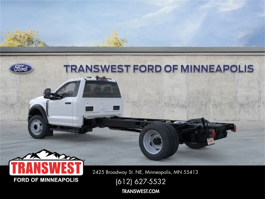 2025 Ford Super Duty F-550 | Photo 4 of 22