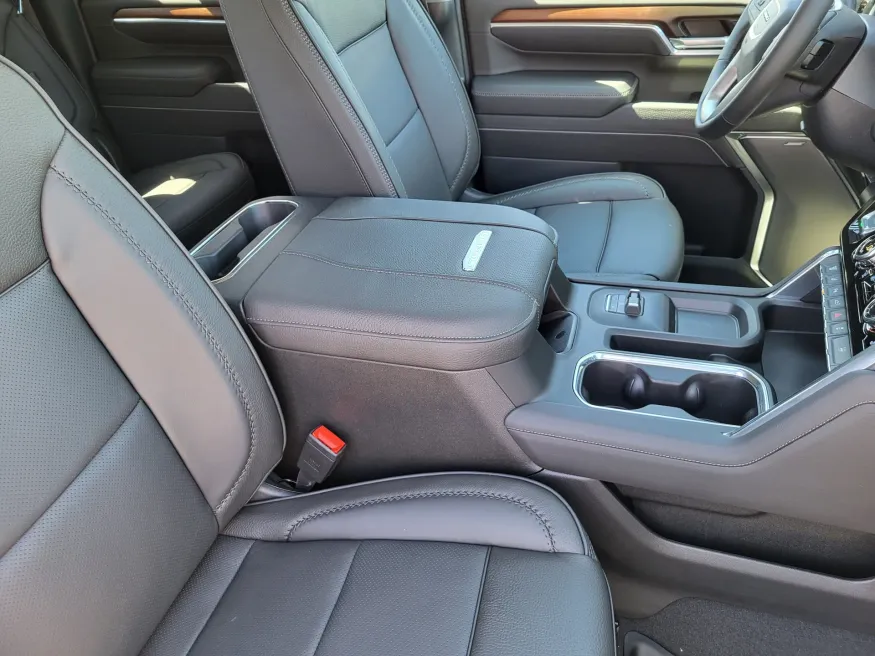 2026 GMC Sierra 3500HD Denali | Photo 12 of 25