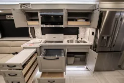 2026 Tiffin Phaeton 37BH | Thumbnail Photo 18 of 25