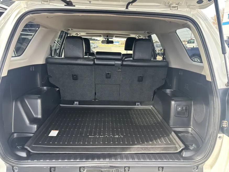 2015 Toyota 4Runner | Photo 8 of 22