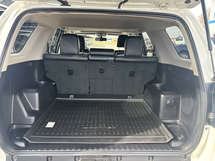 2015 Toyota 4Runner | Photo 8 of 22