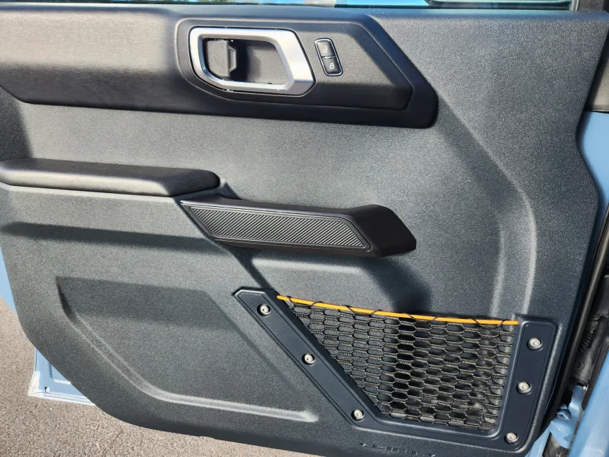 2024 Ford Bronco Badlands | Photo 5 of 31