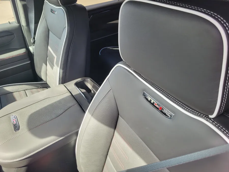 2026 GMC Sierra 2500HD AT4X | Photo 13 of 33