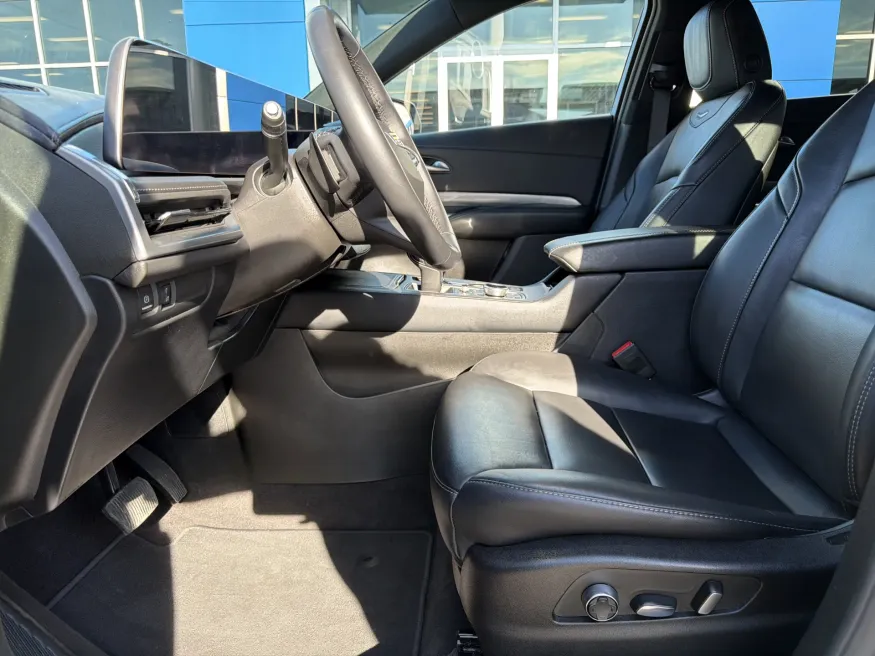 2025 Cadillac XT4 AWD Premium Luxury | Photo 14 of 21