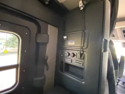 2025 Freightliner Cascadia 126 | Thumbnail Photo 6 of 13