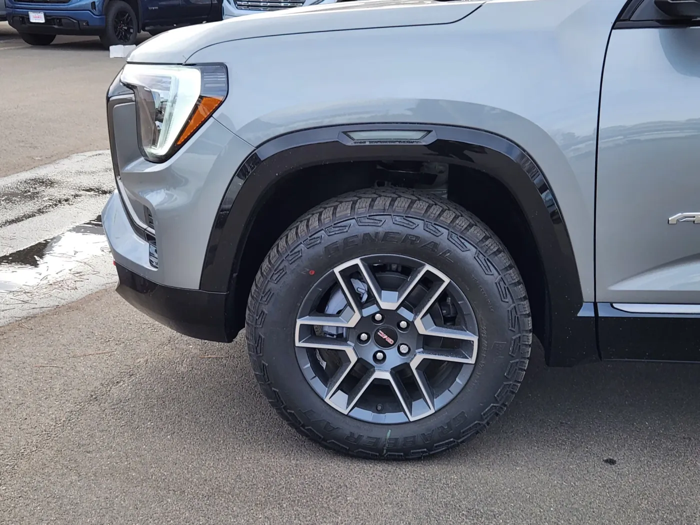 2026 GMC Terrain AT4 | Photo 5 of 23