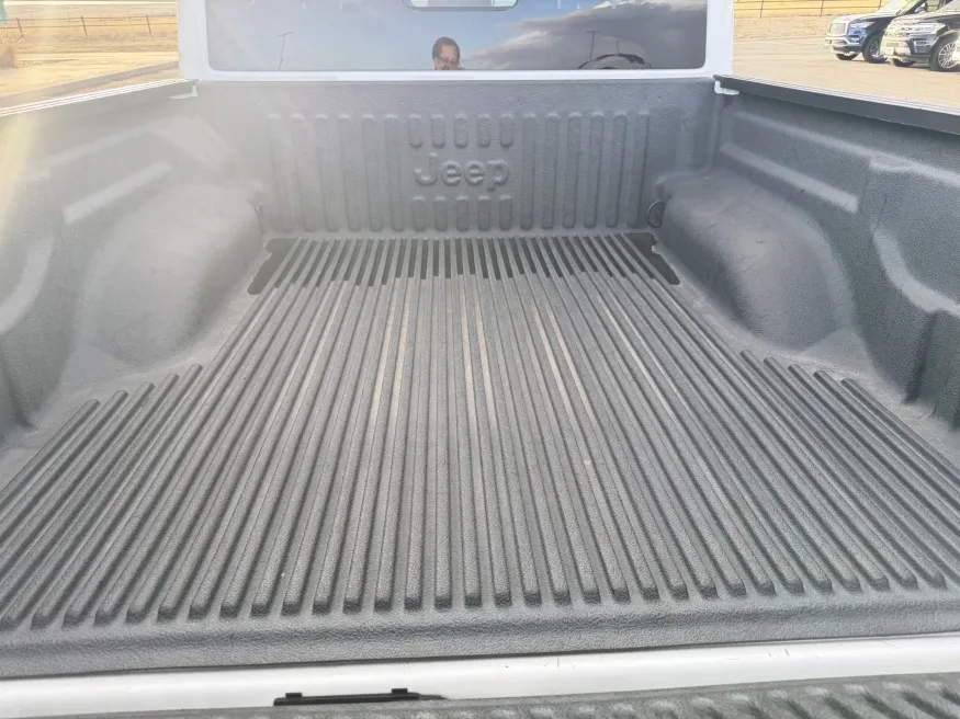 2023 Jeep Gladiator High Altitude | Photo 7 of 18