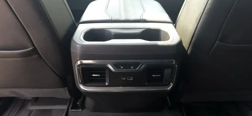 2025 Chevrolet Silverado 1500 | Photo 33 of 35
