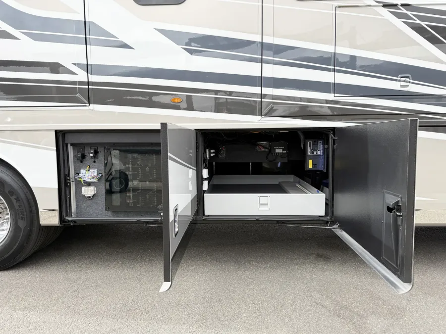 2026 Newmar Dutch Star 4081 | Photo 26 of 30