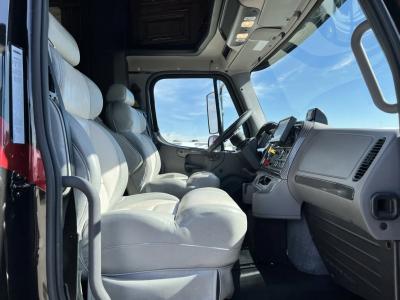 2023 Newmar Supreme Aire 4051 | Thumbnail Photo 28 of 43