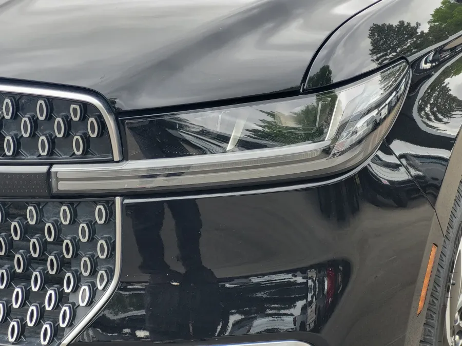 2025 Lincoln Navigator Reserve | Photo 7 of 26