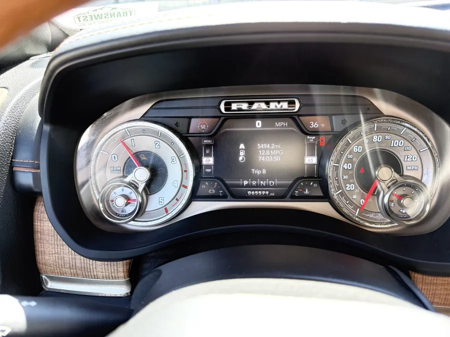 2019 RAM 2500 Laramie Longhorn | Photo 7 of 21