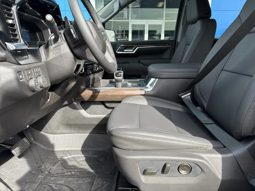 2026 Chevrolet Silverado 1500 RST | Photo 14 of 22