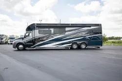 2026 Newmar Summit Aire 4505 | Thumbnail Photo 4 of 27