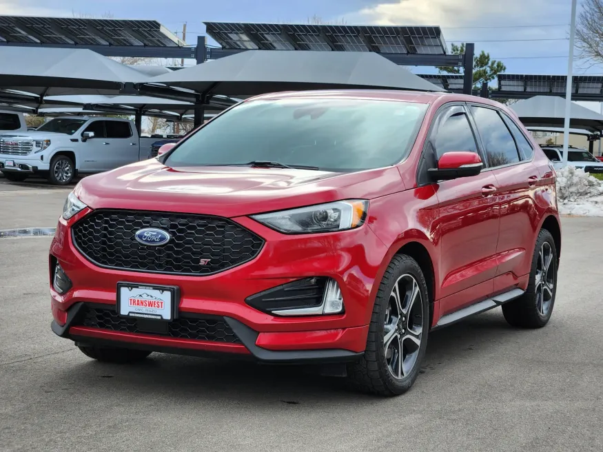 2021 Ford Edge ST | Photo 2 of 27