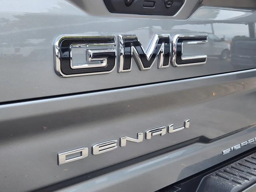2026 GMC Sierra 3500HD Denali Ultimate | Photo 13 of 31