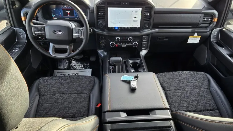 2025 Ford F-150 | Photo 26 of 30