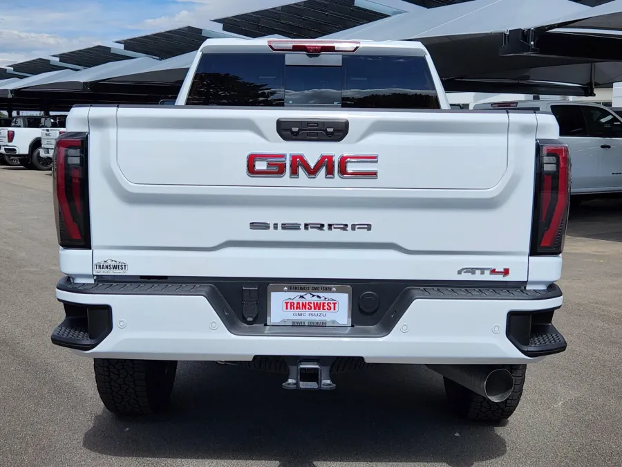 2025 GMC Sierra 2500HD AT4 | Photo 12 of 30