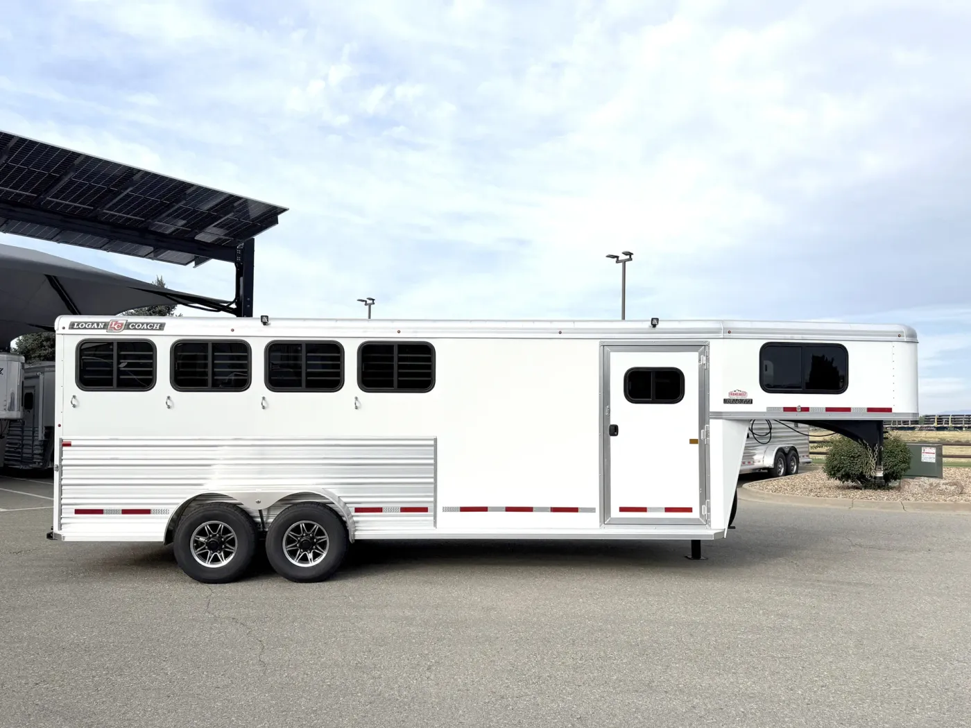 2026 Logan Coach Bullseye 4HGN | Photo 3 of 16