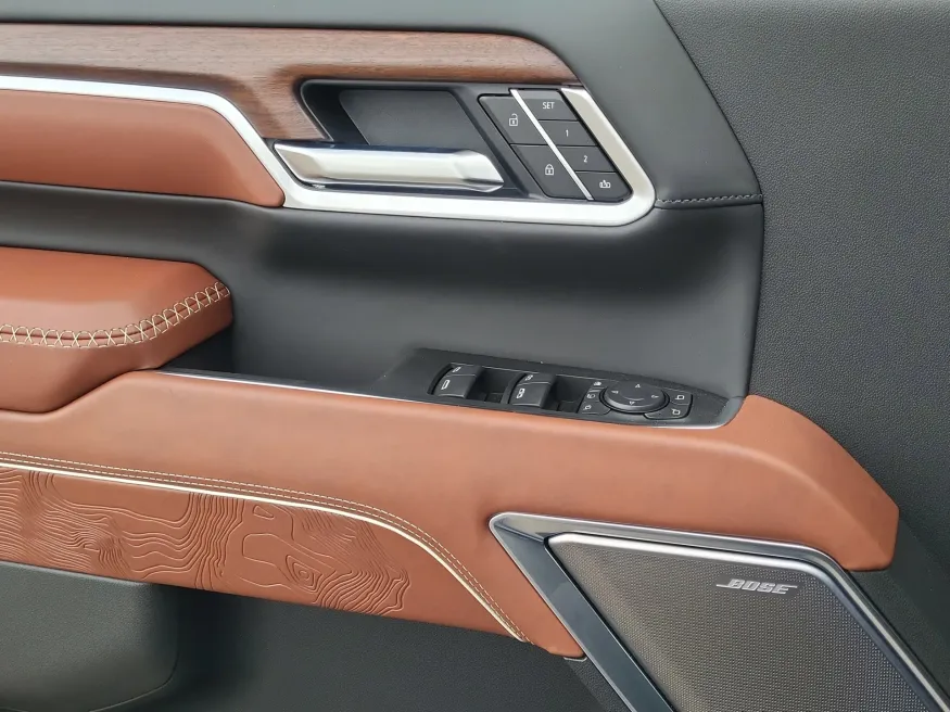 2026 GMC Sierra 2500HD Denali Ultimate | Photo 18 of 23