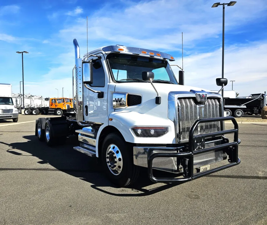 2025 Western Star 47X | Photo 3 of 14