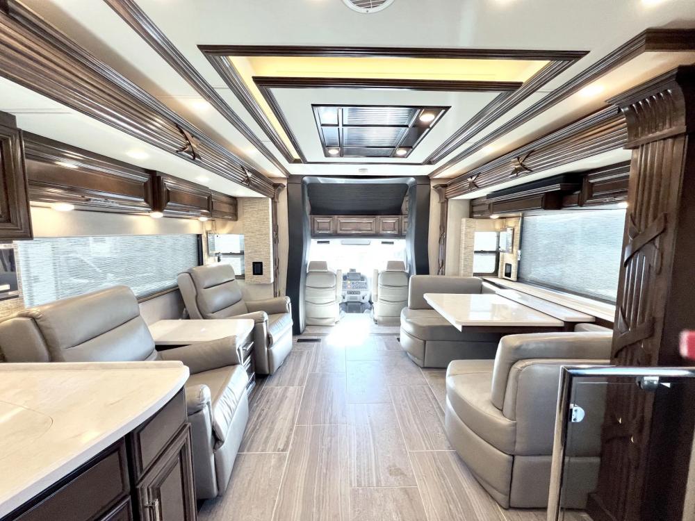 2022 Newmar Supreme Aire 4061 | Photo 5 of 34