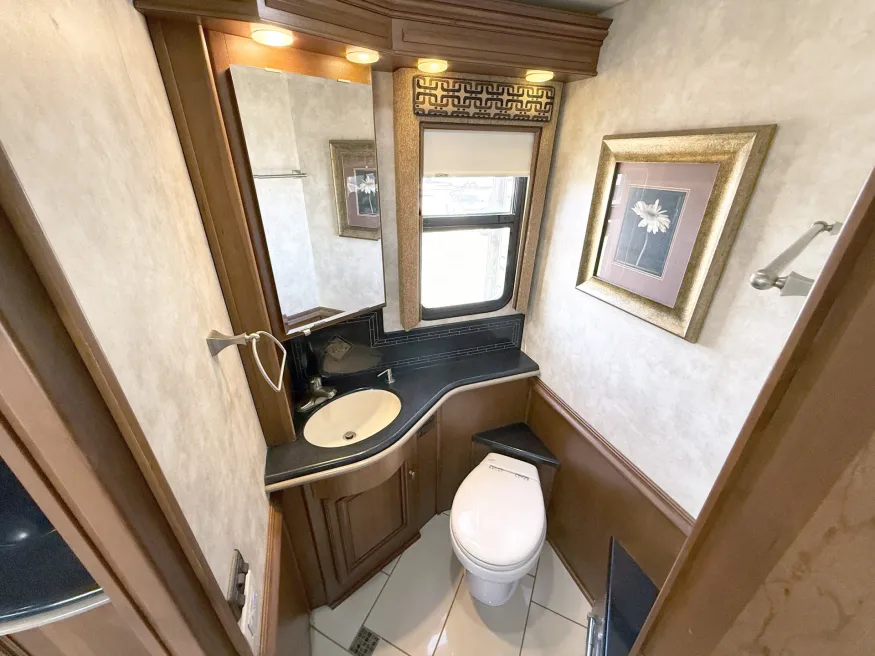 2012 Itasca Ellipse 42QD | Photo 12 of 32