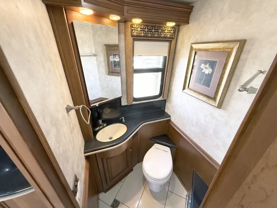 2012 Itasca Ellipse 42QD | Photo 12 of 32