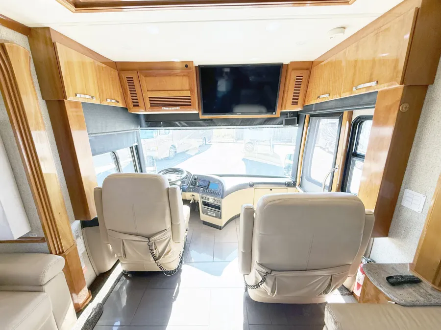 2013 Newmar King Aire 4584 | Photo 6 of 33