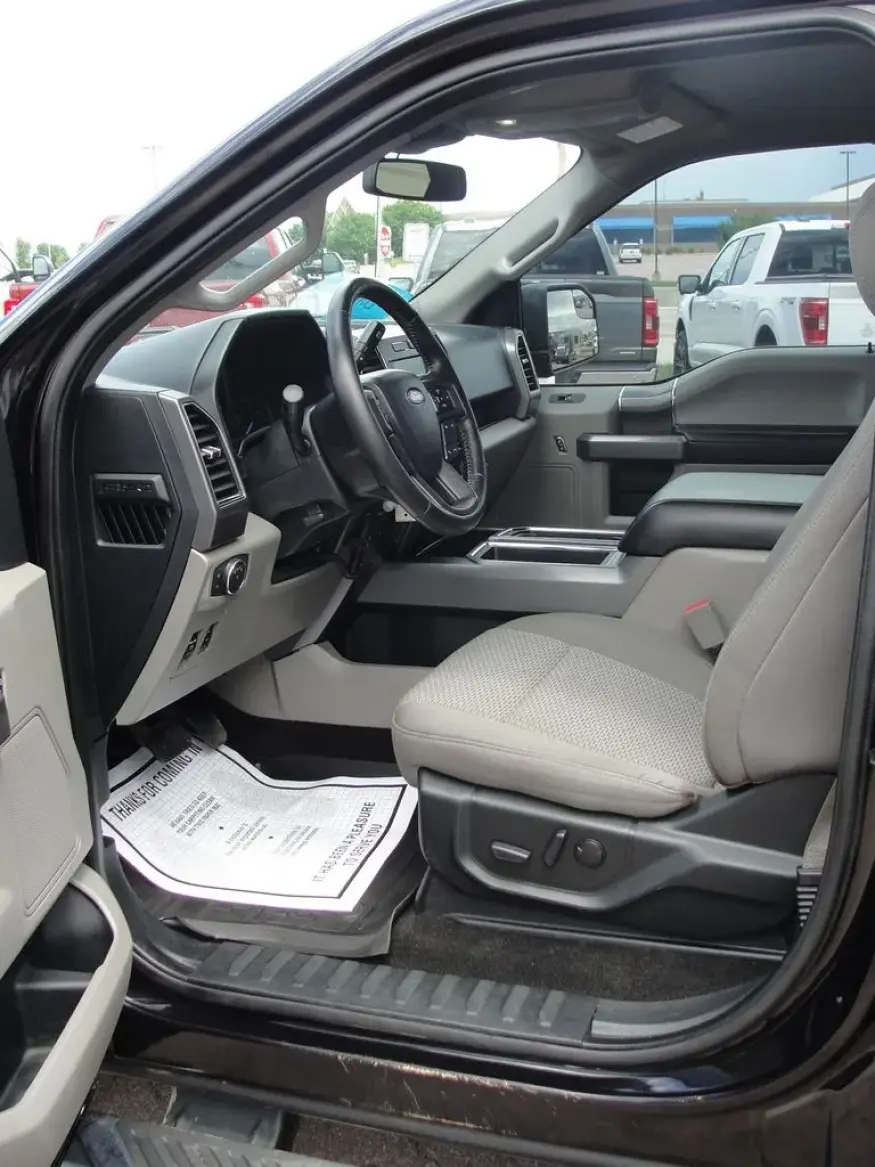 2019 Ford F-150 XLT | Photo 10 of 13