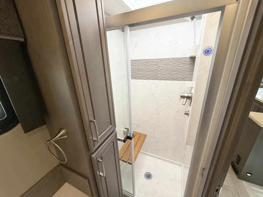 2026 Renegade Explorer 40EBH | Photo 14 of 31