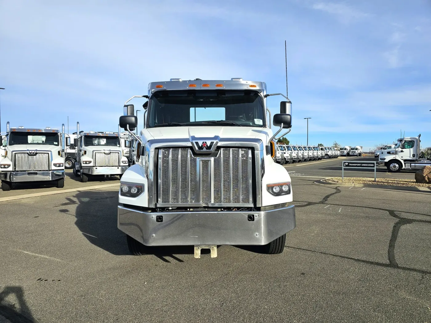 2023 Western Star 47X | Photo 2 of 18