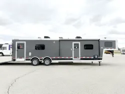 2022 Logan Coach Ultimate Sports Hauler | Thumbnail Photo 2 of 25