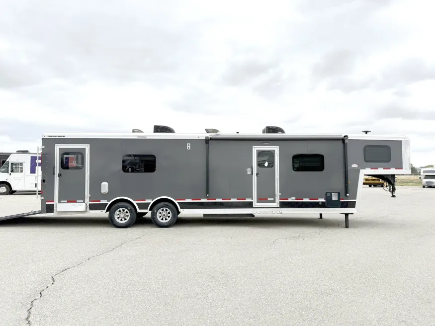 2022 Logan Coach Ultimate Sports Hauler | Photo 2 of 25