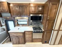 2018 Renegade Classic 3400AM | Thumbnail Photo 10 of 29