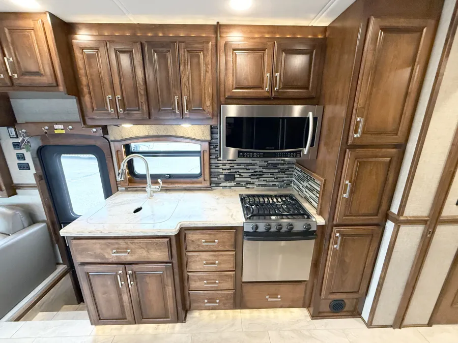 2018 Renegade Classic 3400AM | Photo 10 of 29