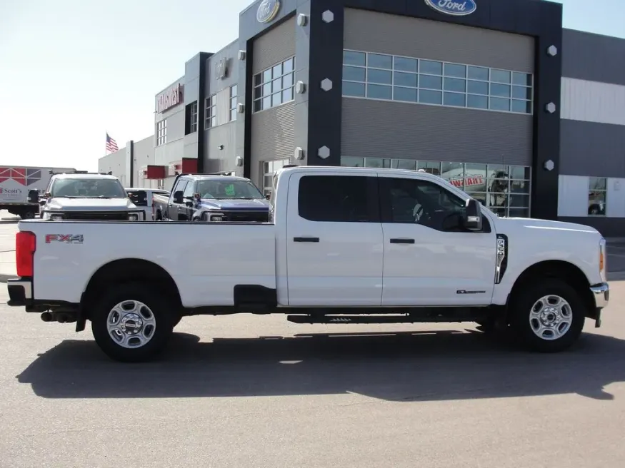 2023 Ford Super Duty F-350 XL | Photo 5 of 14