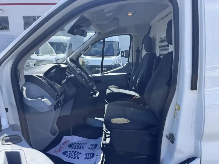 2018 Ford Transit | Photo 9 of 17
