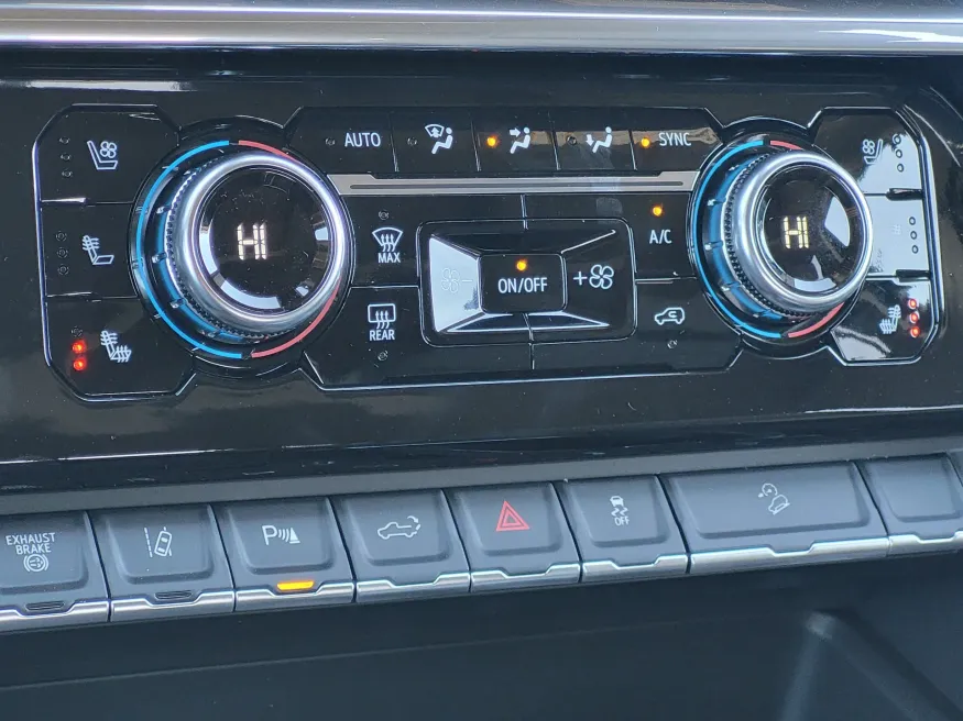 2026 GMC Sierra 2500HD Denali | Photo 16 of 25