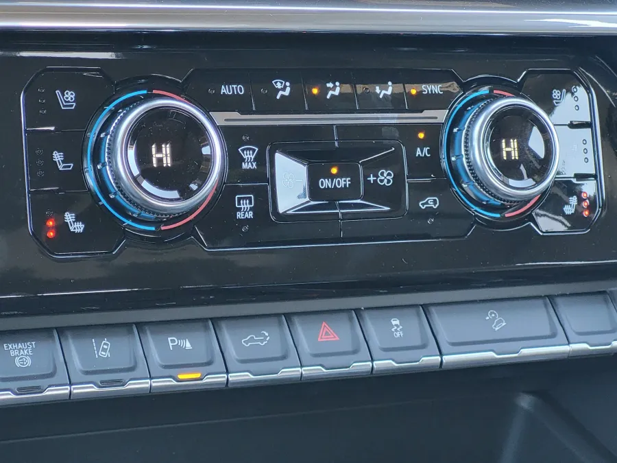 2026 GMC Sierra 2500HD Denali | Photo 16 of 25