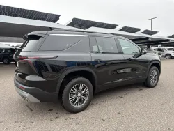 2024 Chevrolet Traverse AWD LT | Thumbnail Photo 4 of 21