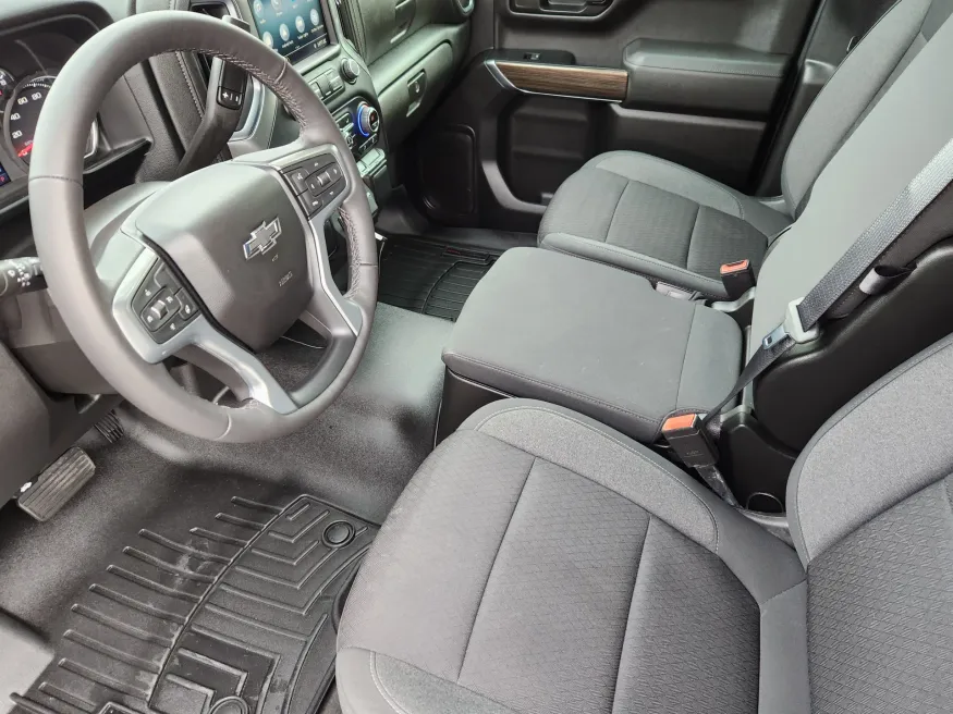 2022 Chevrolet Silverado 1500 LTD | Photo 7 of 28