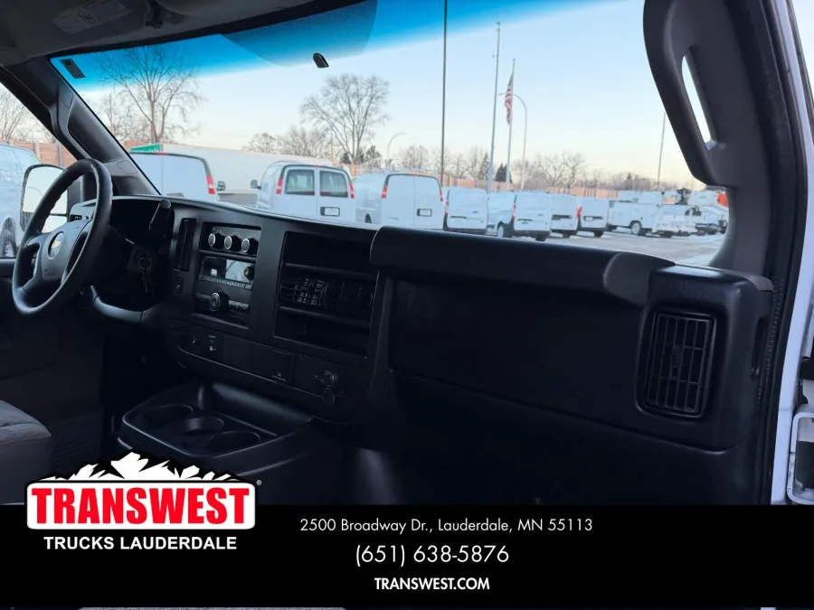2017 Chevrolet Express 3500 Work Van | Photo 19 of 21