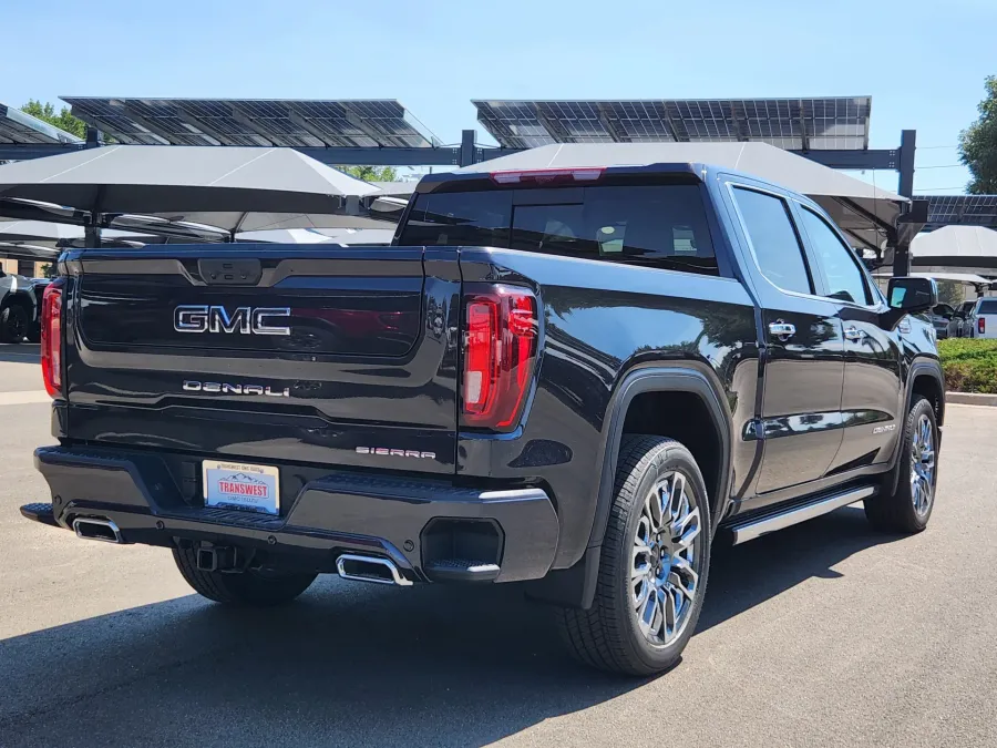 2026 GMC Sierra 1500 Denali Ultimate | Photo 2 of 31