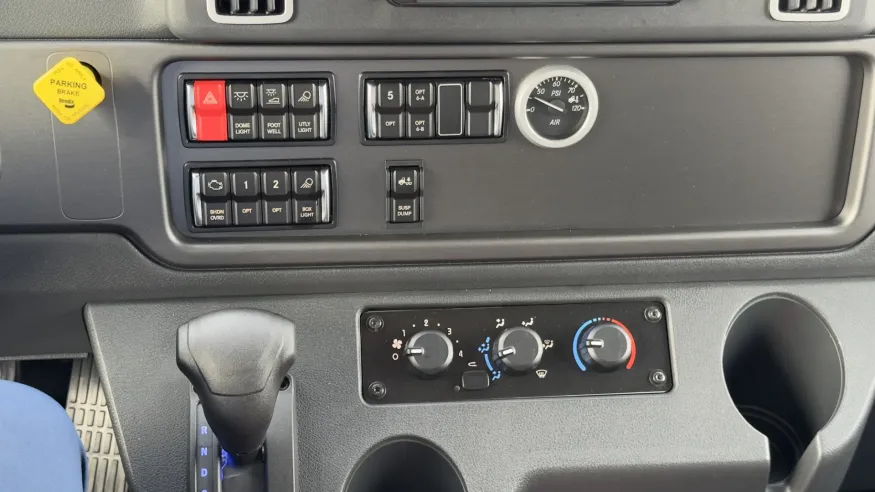 2026 Freightliner M2 106 | Photo 14 of 19