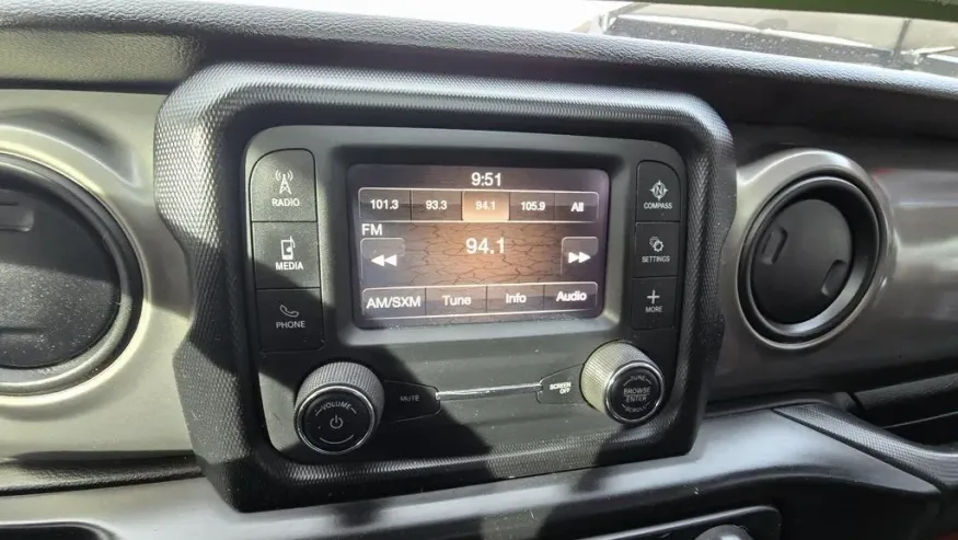 2021 Jeep Wrangler Unlimited | Photo 18 of 28