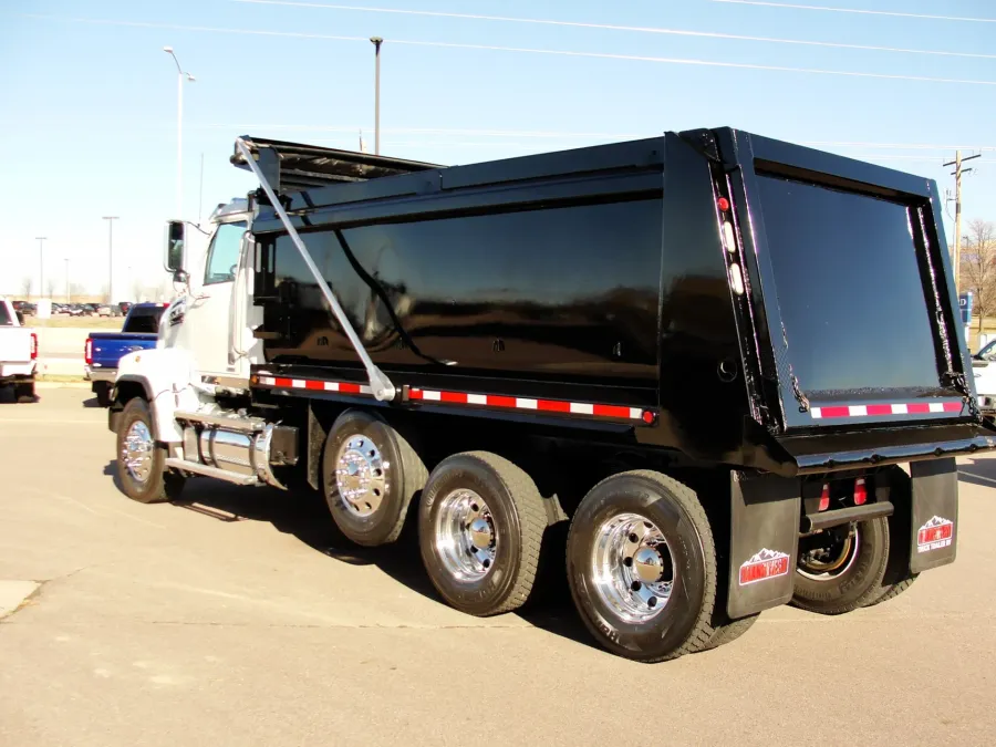 2018 Western Star 4700 | Photo 3 of 20