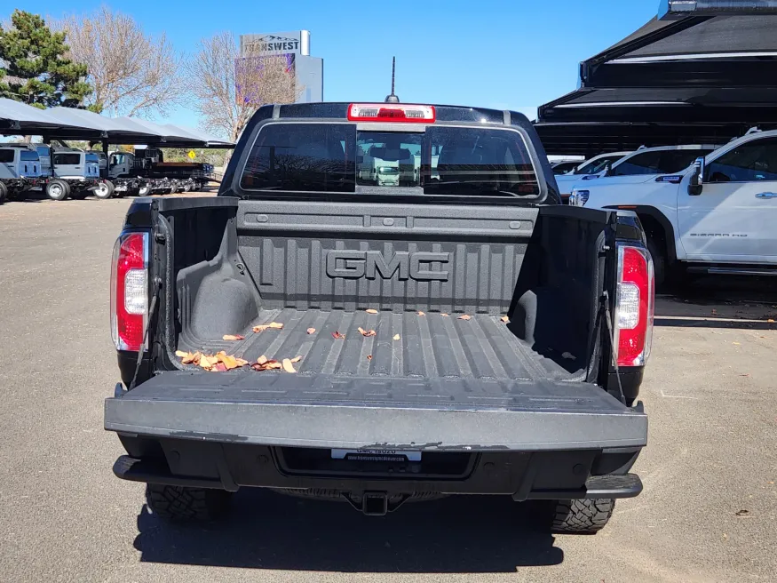 2022 GMC Canyon 4WD AT4 w/Leather | Photo 17 of 31