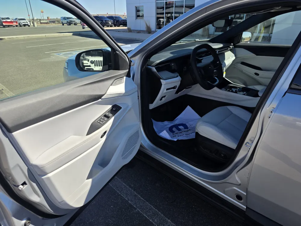 2026 Jeep Cherokee Limited - Photo 8